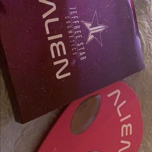 Jeffre Star Alien Eyeshadow Pallete